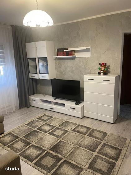 Apartament cu 2 camere semidecomandat, mobilat în Republicii