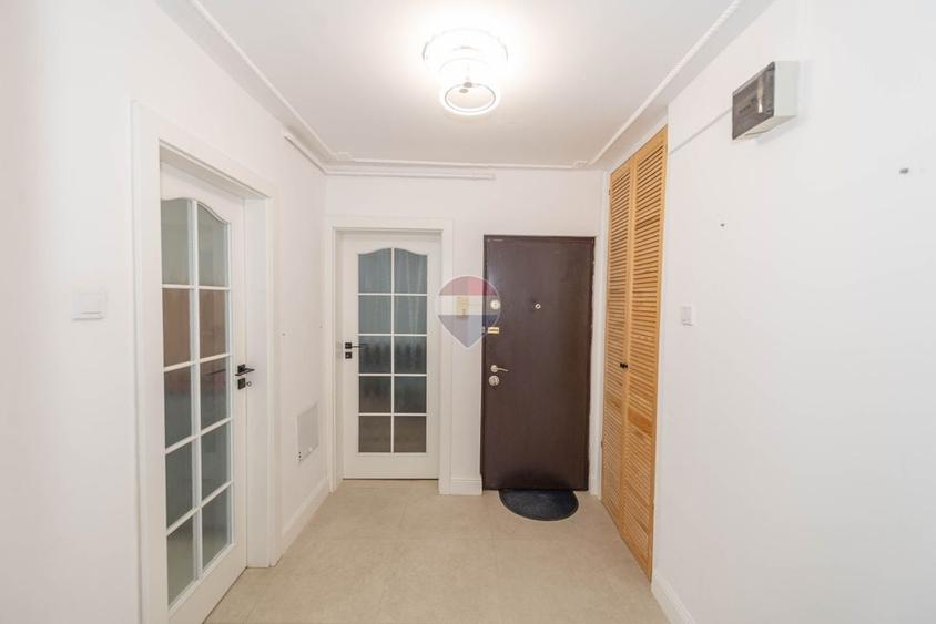 Apartament 3 camere de vanzare, balcon, renovat,  Berceni, sector 4 - 3