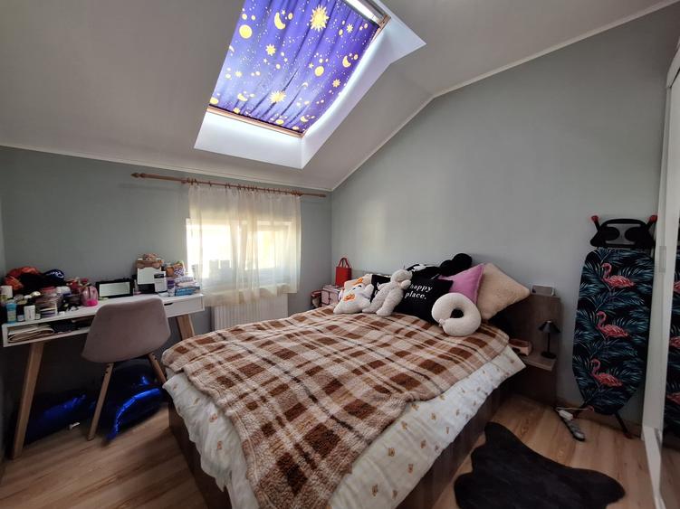 Apartament cu 2 camere semidecomandat, mobilat în Florești