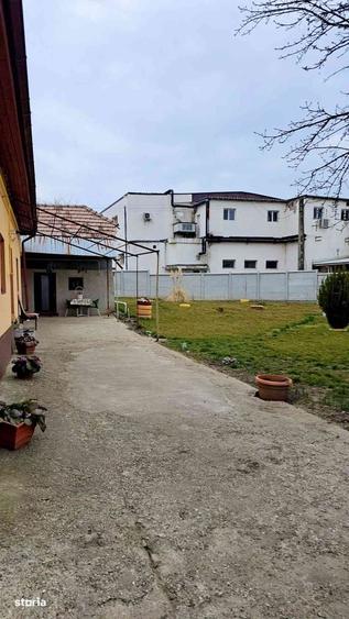 Casă cu 4 camere în Traian