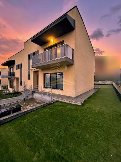 Duplex cu 4 camere cu Teren 400 Mp în Borhanci