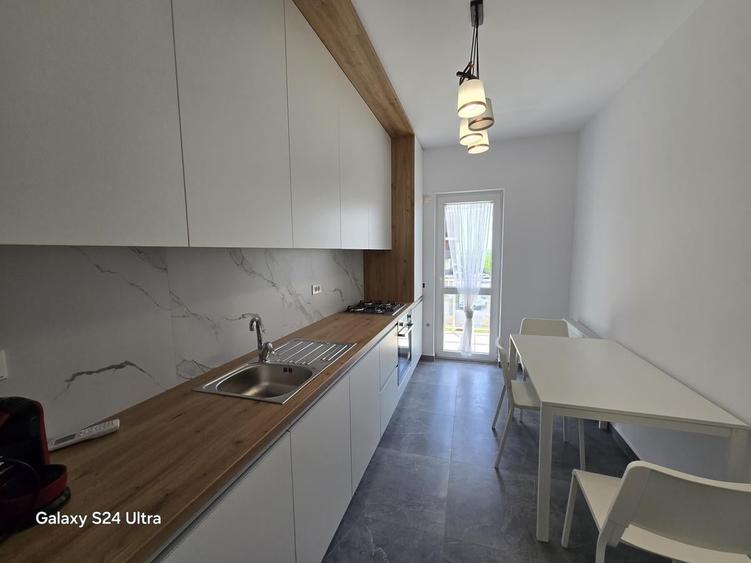 Apartament cu 2 camere decomandat în Apărătorii Patriei