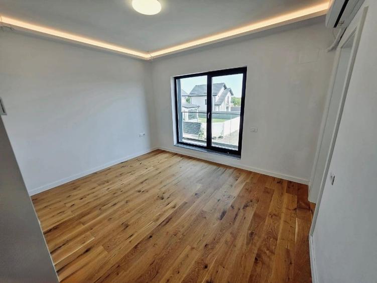 Duplex cu 5 camere cu Garaj în Sud
