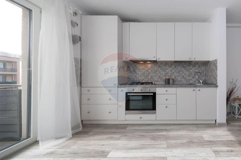 Apartament cu 2 camere decomandat, mobilat în Tractorul
