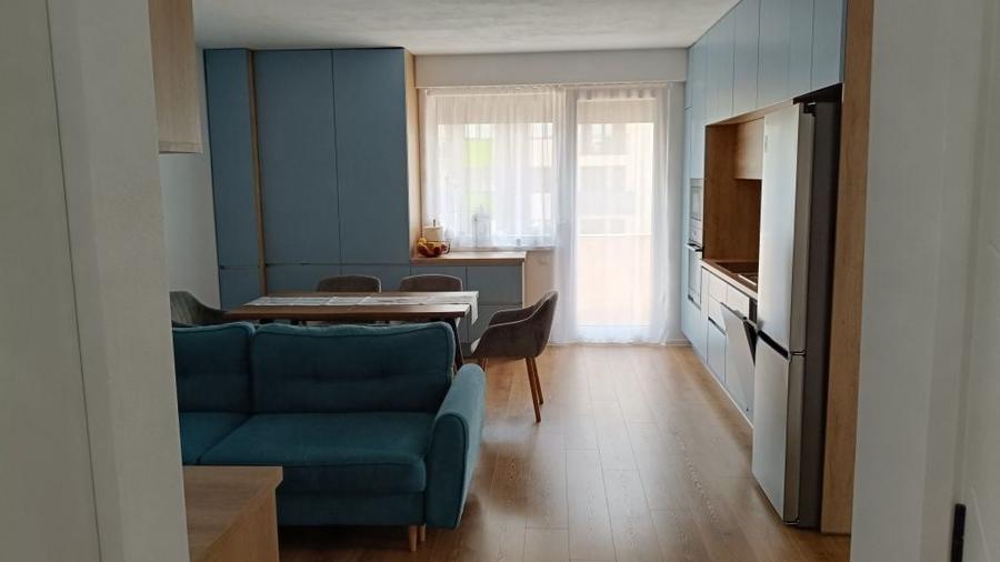 Apartament cu 3 camere decomandat în Ampoi 3