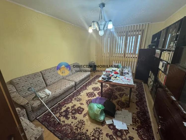 Apartament cu 3 camere semidecomandat în Mărăței