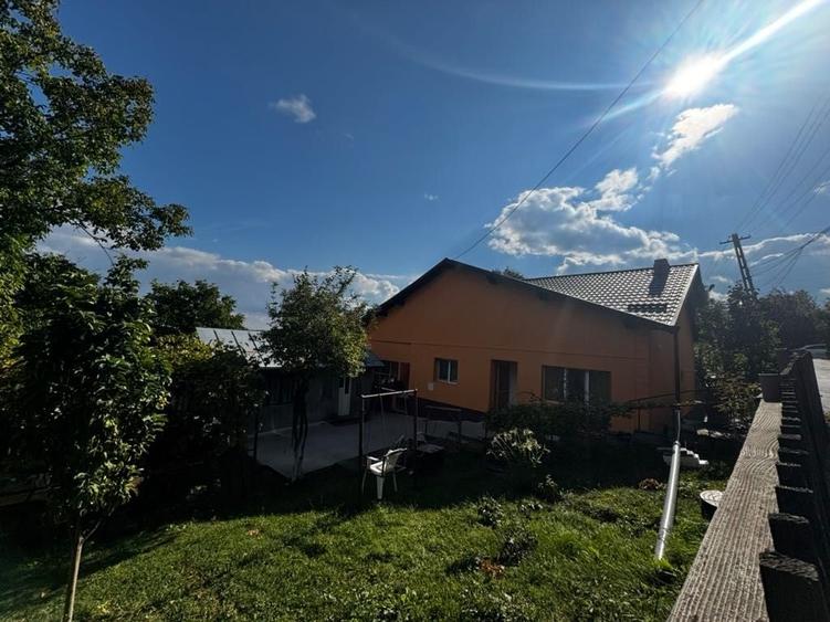 Casă cu 4 camere în Central