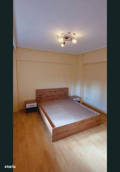 Apartament cu 2 camere decomandat în Hala Centrală