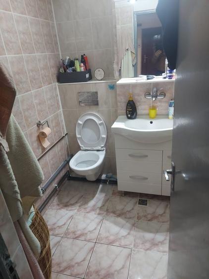 Apartament cu 4 camere decomandat în Central
