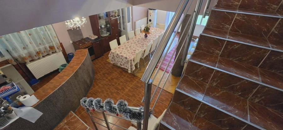 Casă individuală cu 5 camere cu Canalizare în Bratca