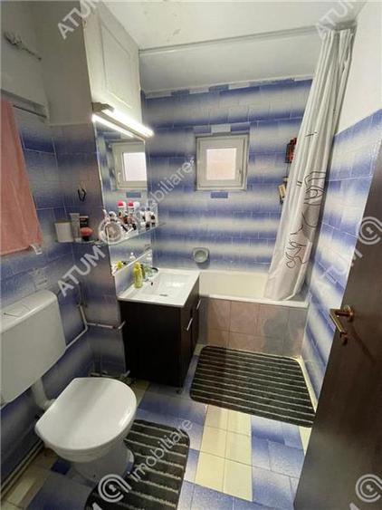Apartament cu 3 camere decomandat, mobilat în Turnișor