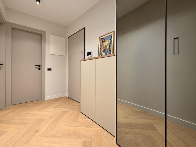 Apartament cu 2 camere, mobilat în Central