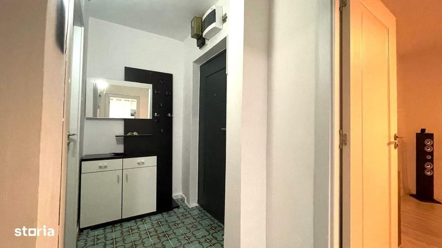 Apartament cu 4 camere decomandat în Central
