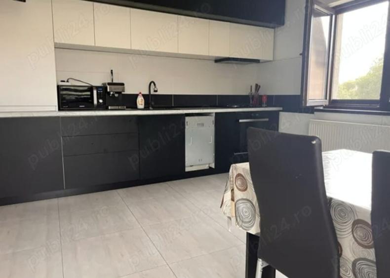 Casă cu 4 camere decomandat în Vidra