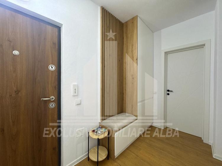 Apartament cu 3 camere decomandat, mobilat în Ampoi 3