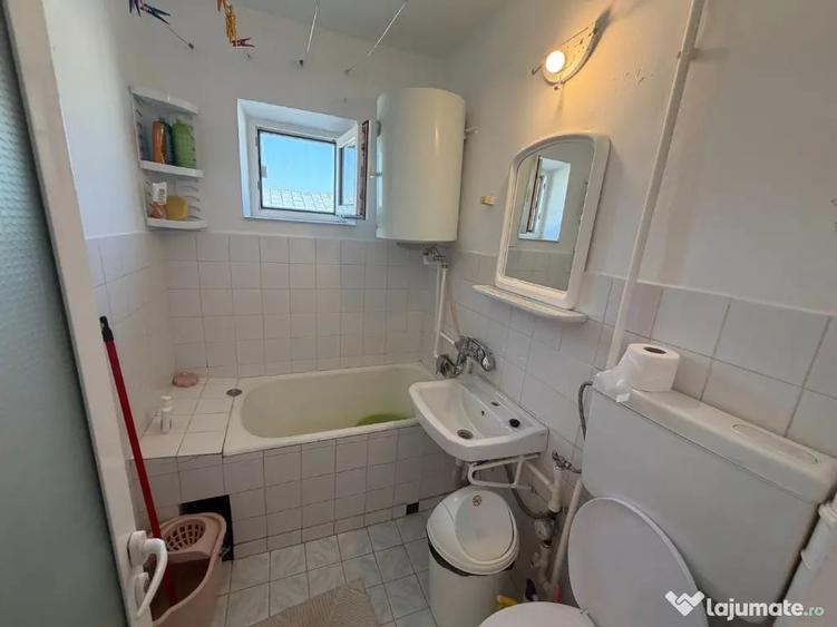 Apartament cu 2 camere semidecomandat în Neptun