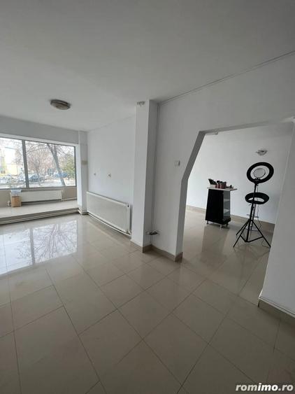 Apartament cu 3 camere decomandat în Vest