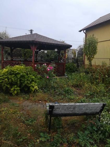 Casă cu 4 camere în Săteni