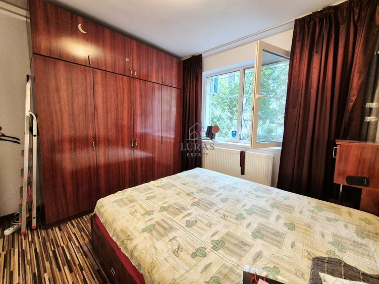 Apartament cu 4 camere semidecomandat, mobilat în Tomis III