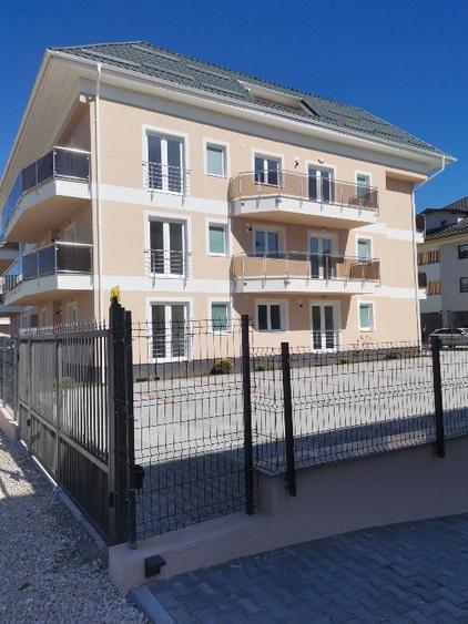 Apartament cu 2 camere decomandat, mobilat în Tractorul