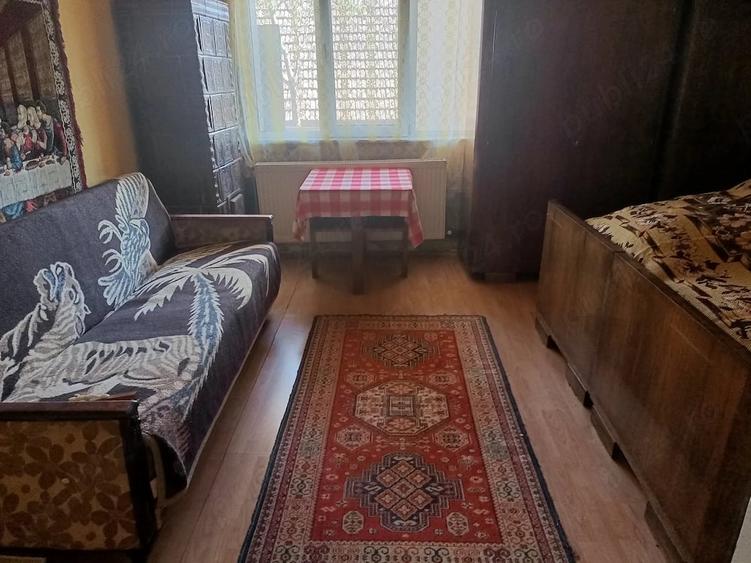 Casă cu 5 camere cu Teren 4057 Mp în Central