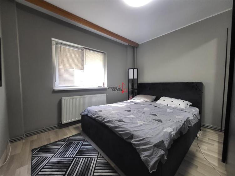Apartament cu 3 camere decomandat în Titan