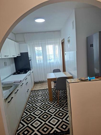 Apartament cu 2 camere decomandat în Soarelui