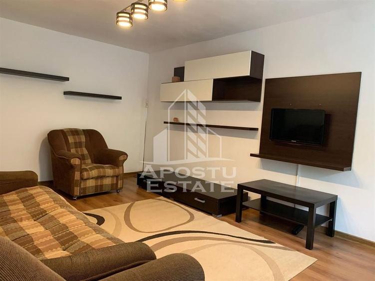 Apartament cu 3 camere decomandat, mobilat în Fabric