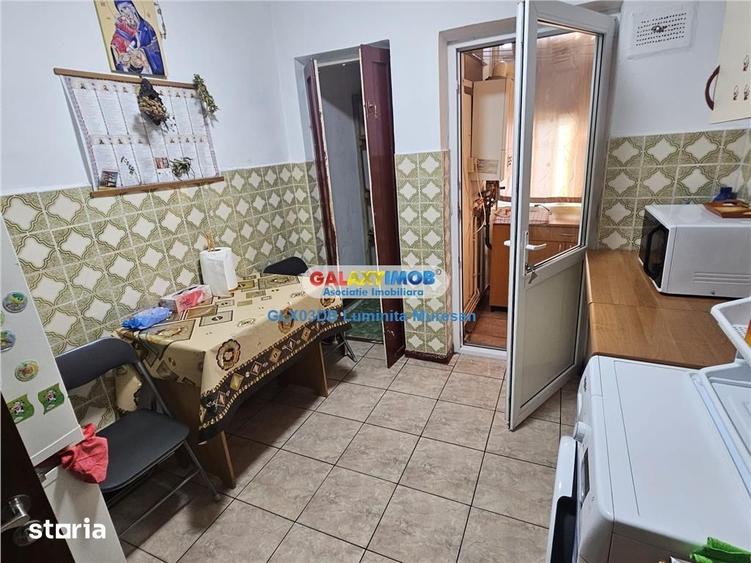 Apartament cu 2 camere decomandat, mobilat în Micro 4