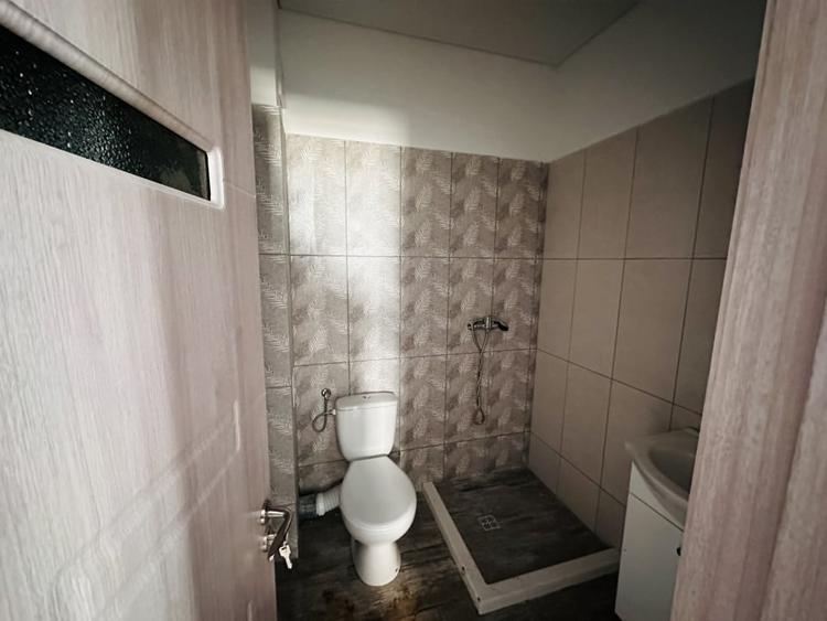 Spațiu comercial, de 33.900001525879 mp, în Chiajna