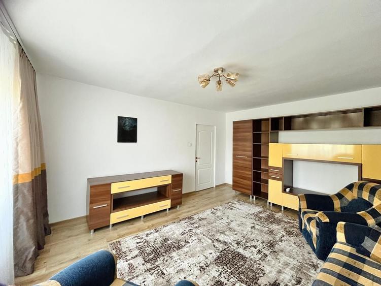 Apartament cu 3 camere decomandat în Dosu Bricii