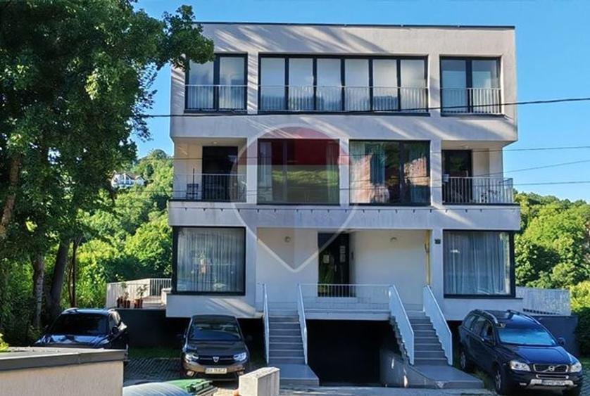 Apartament cu 2 camere decomandat, mobilat în Schei