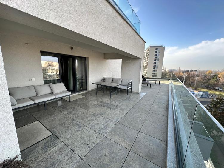 Apartament cu 4 camere decomandat în Sisești