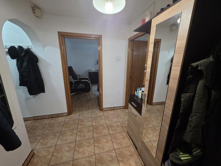 Apartament 3 camere de inchiriat zona Gorjului - 1