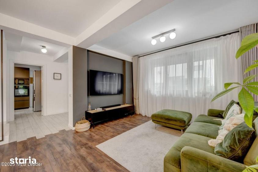 Casă cu 4 camere cu Garaj în Tunari