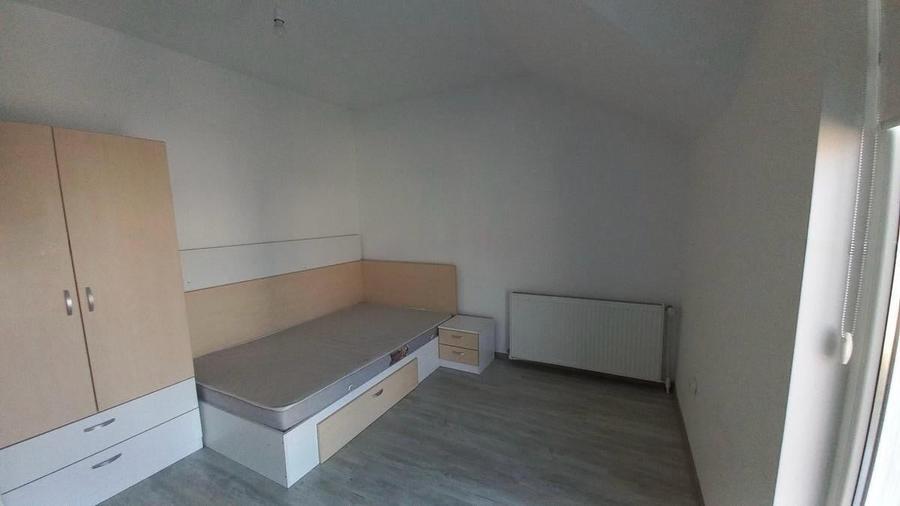 Duplex cu 4 camere cu Canalizare în Aviației