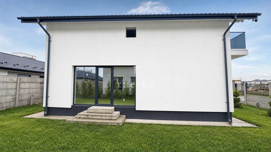 Casă individuală cu 4 camere cu Teren 300 Mp în Tunari