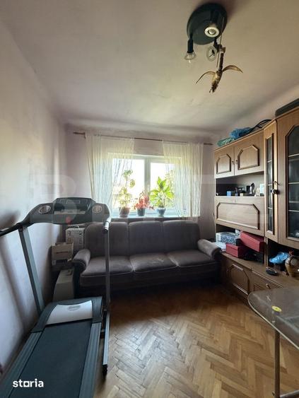 Apartament cu 4 camere decomandat în 1 Mai