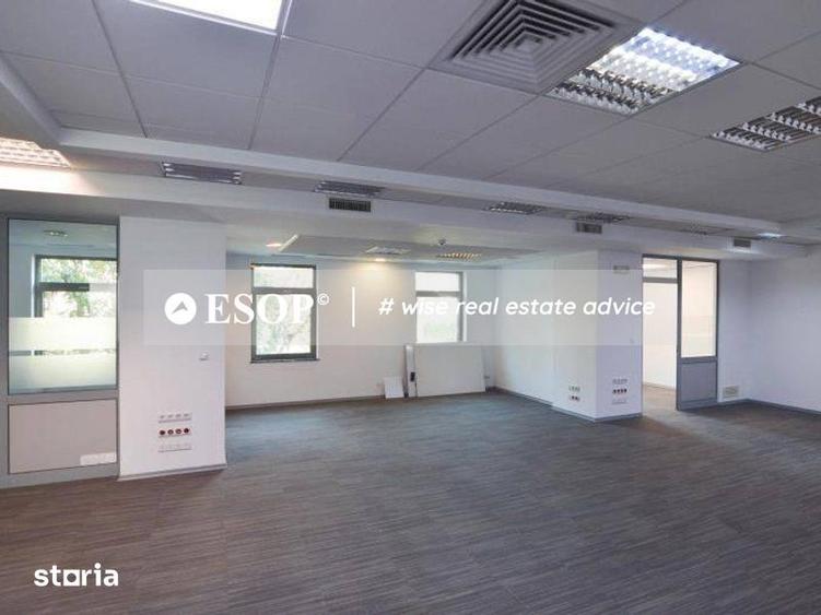 Spațiu comercial, de 300 mp, în Romană