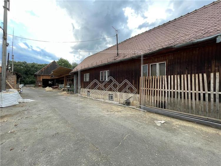 Teren Construcții intravilan de 1186 mp, în Gura Râului