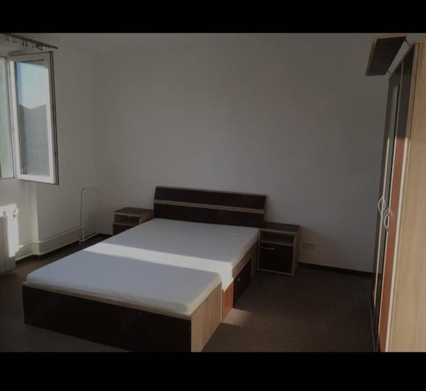 Apartament cu 2 camere decomandat în Complex Studențesc