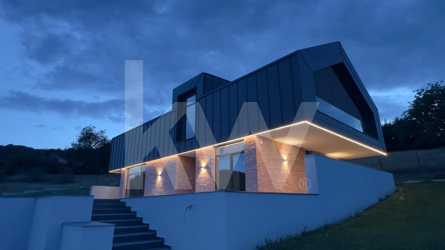 Casă individuală cu 5 camere cu Canalizare în Cisnădioara