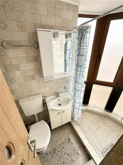 Apartament cu 4 camere decomandat, mobilat în Delfinariu