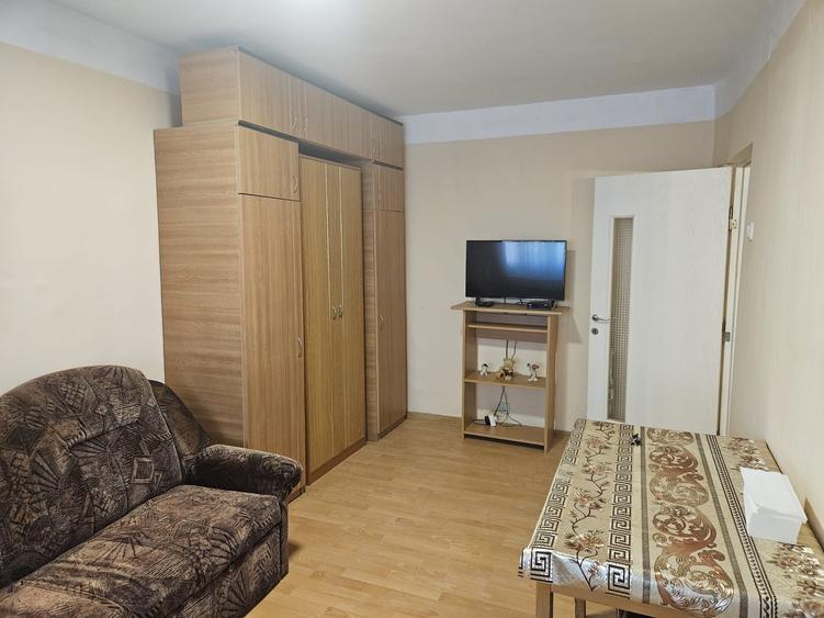 Garsonieră decomandată în Micălaca