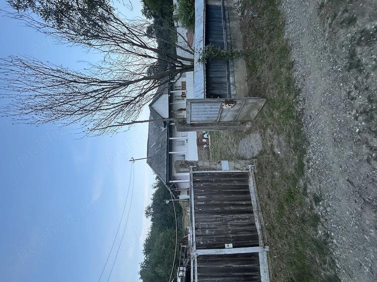Teren de 1000 mp, în Miroslovești