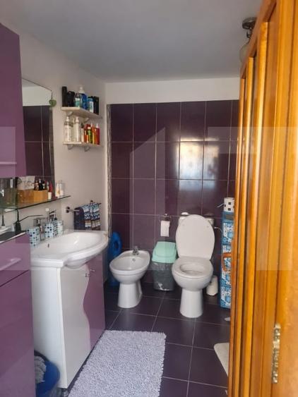 Casă individuală cu 4 camere cu Garaj în Central