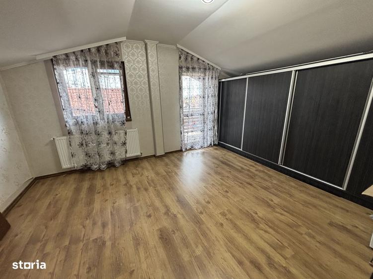 Casă cu 4 camere în Central