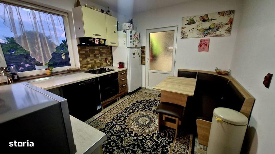 Casa cu piscina si mansarda, 740 mp teren - 2