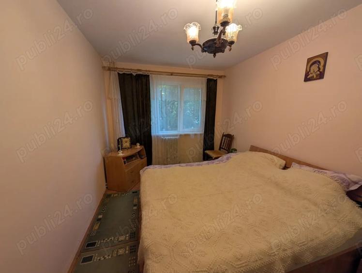 Apartament cu 4 camere decomandat în Central