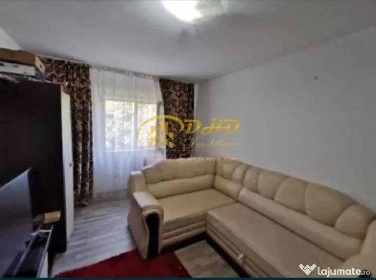 Apartament cu 3 camere decomandat în Păcurari